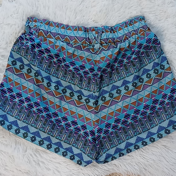 B Bop colorful patterned Shorts M SIZE - Picture 7 of 10
